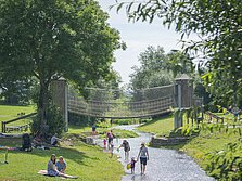 kühle Erfrischung am Erlebnisspielplatz am Seezentrum Wald